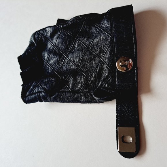 Chanel Lambskin Leather Black CC Quilted Fingerless Gloves Size 7 - Picture 4 of 12